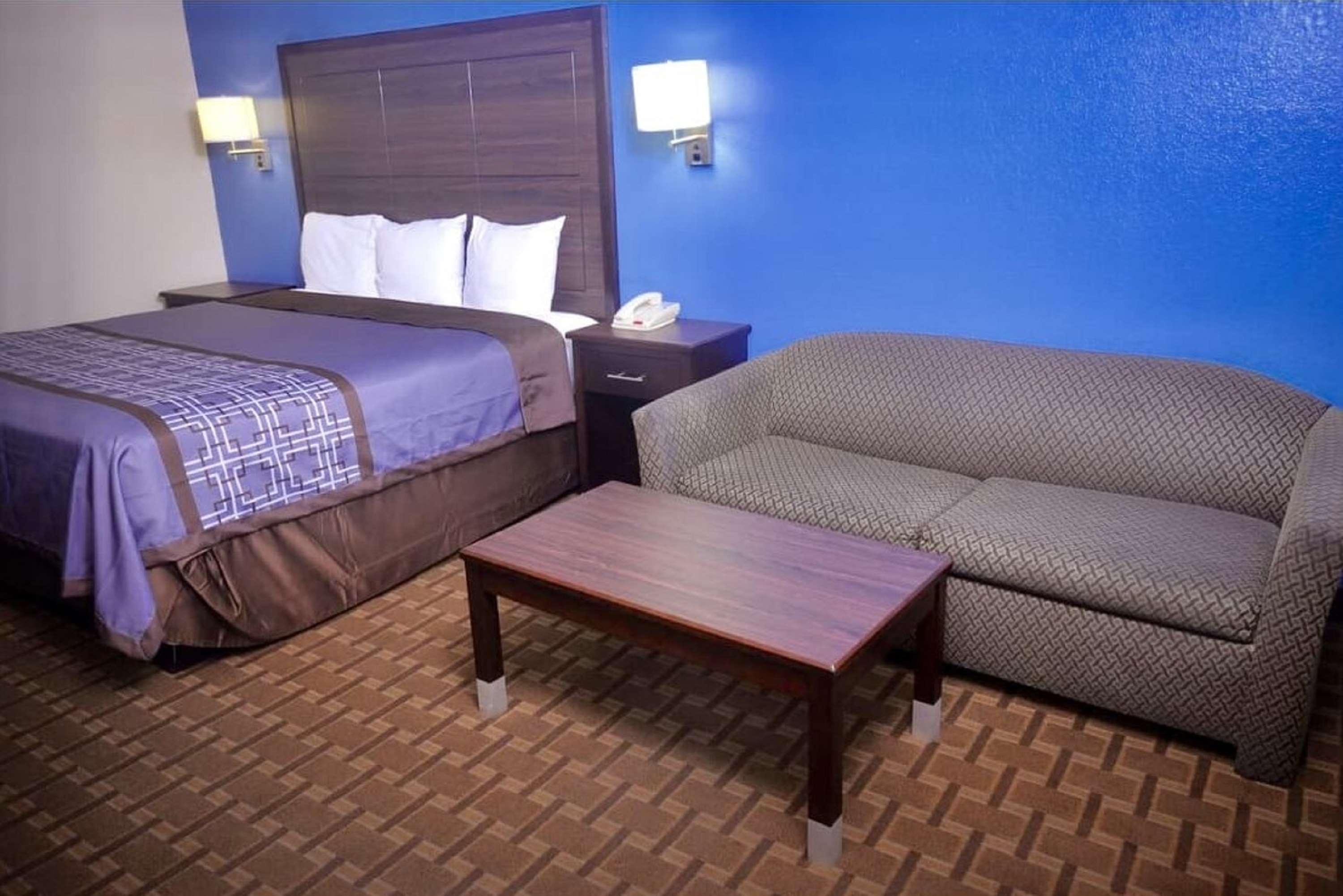 Surestay Hotel By Best Western Terrell Bagian luar foto