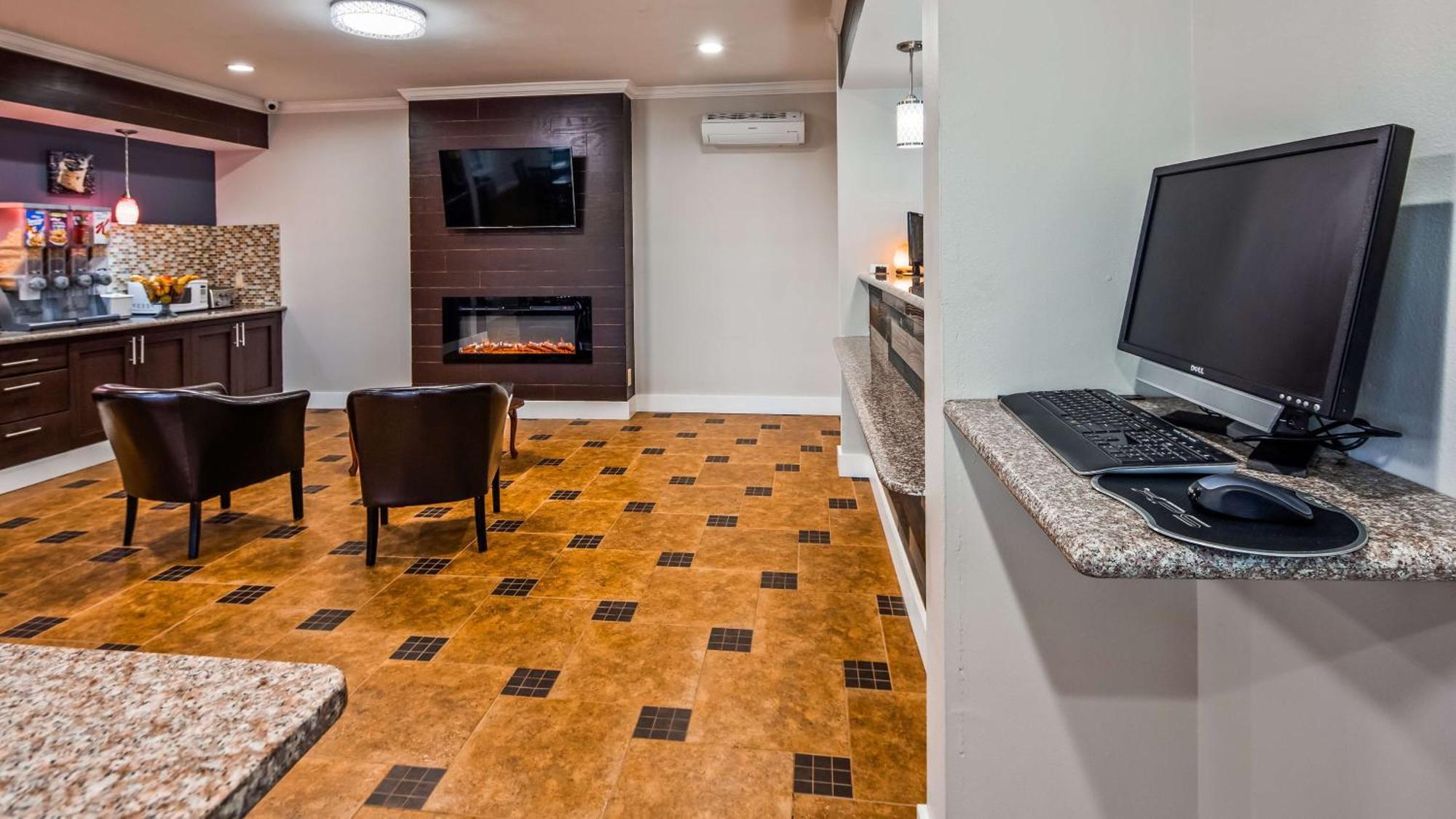 Surestay Hotel By Best Western Terrell Bagian luar foto