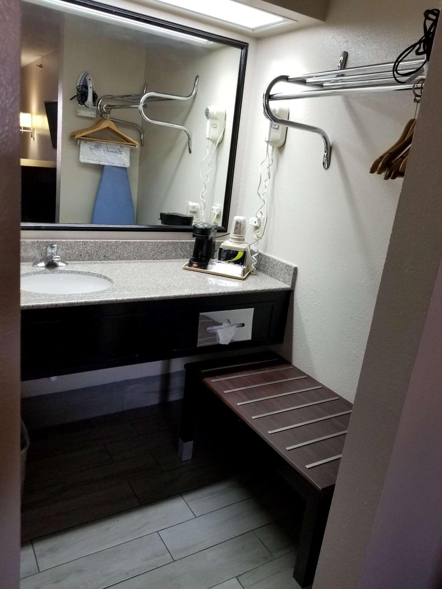 Surestay Hotel By Best Western Terrell Bagian luar foto