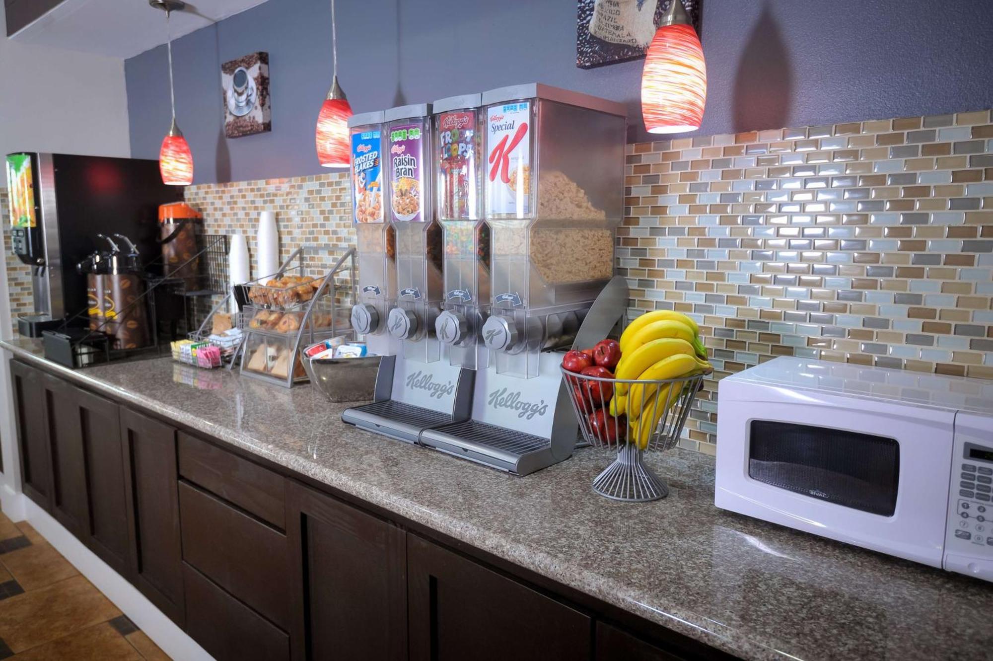 Surestay Hotel By Best Western Terrell Bagian luar foto